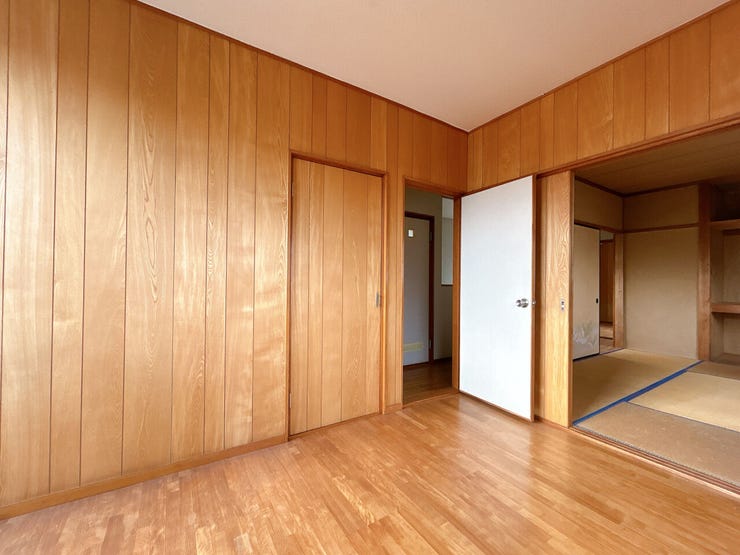 2階南側洋室約6帖