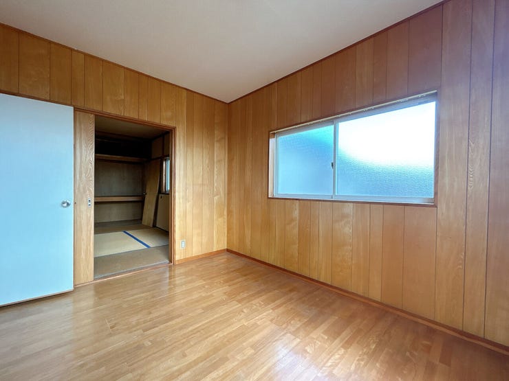 2階南側洋室約6帖