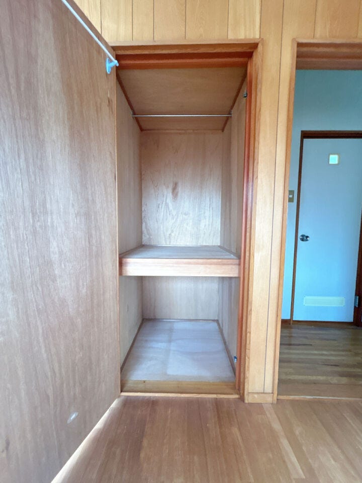 2階南側洋室約6帖