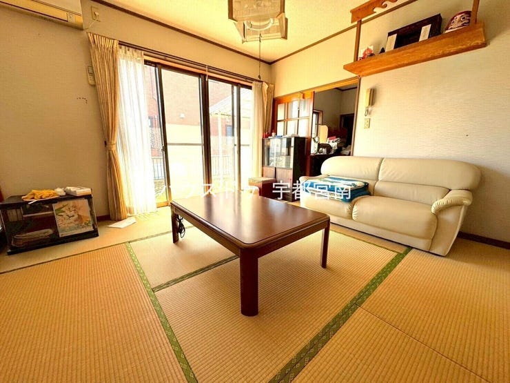 【外観】
畳の調湿効果と柔らかさにより快適な環境で過ごせますね。押し入れの収納力もよく、日常生活に便利な空間です。