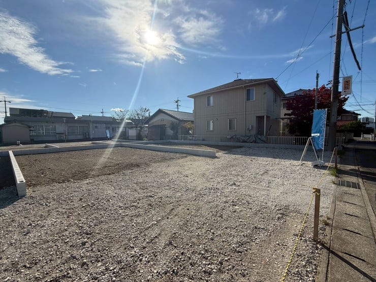 完成前の物件購入が不安な方は、同じ建築会社の別物件を内覧することで
物件の雰囲気を確認できます!
ハウスドゥ小牧味岡店は即対応が可能です!ぜひご相談ください!