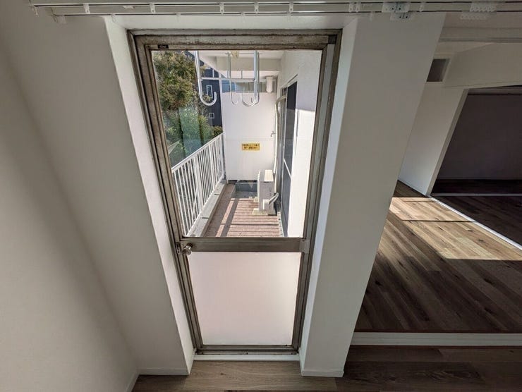 キッチンからもドアでアクセスします