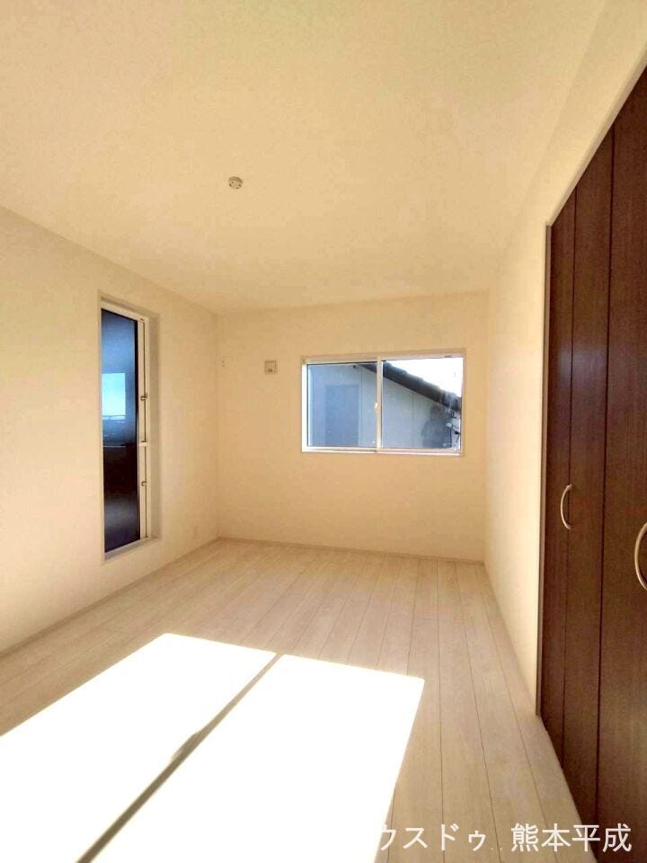 陽の差す明るい室内