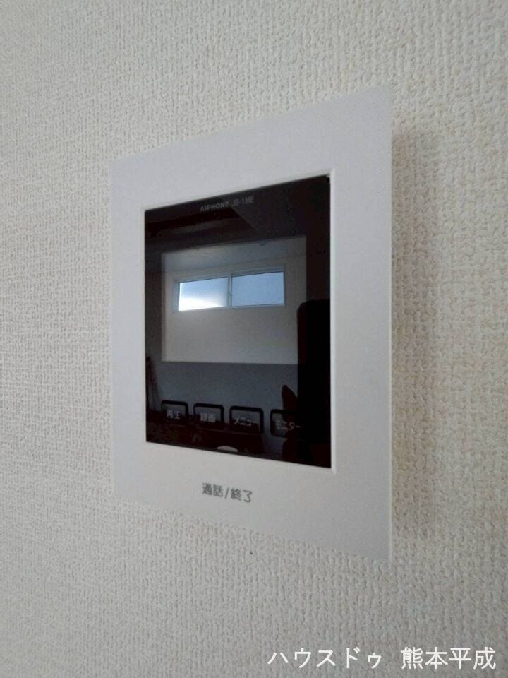 リビングで来訪者を確認できます