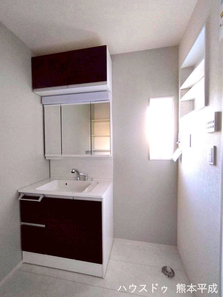 棚付きの洗面所!