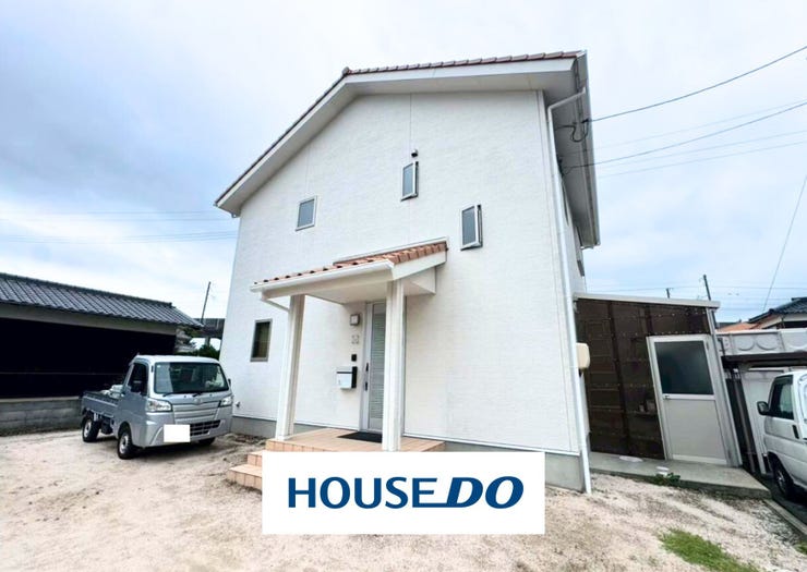 【外観】
ホワイトベースのシンプルで飽きのこないデザインが魅力です!