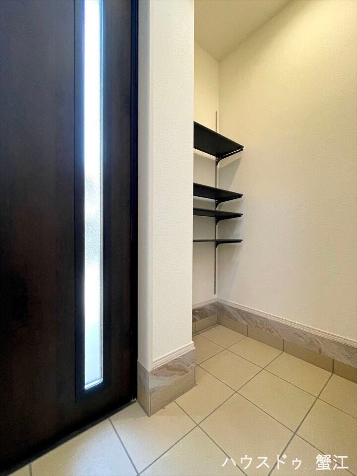 シューズインクローク:暮らし上手を感じさせる、スマートな土間収納