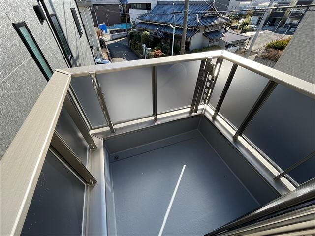 ◆2階バルコニー◆2階リビングに付いているバルコニーです。外から見た印象も、あたたかい優しい雰囲気に見えます!