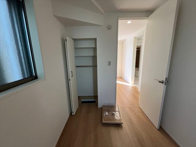 1階3.6帖サービスルーム:新たに家具を買わなくても良いので、ハンガーパイプ付きのクローゼットは嬉しいですね。