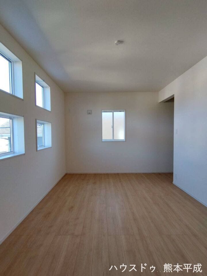 窓がオシャレな洋室★