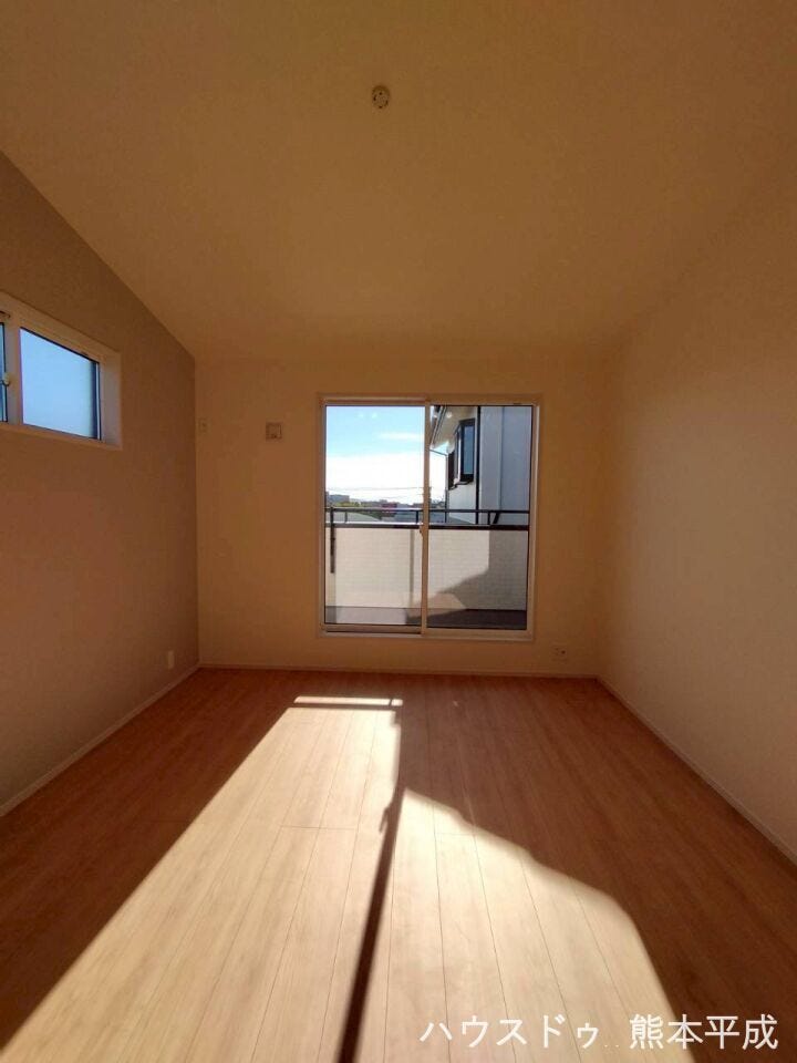 陽の差す明るい室内