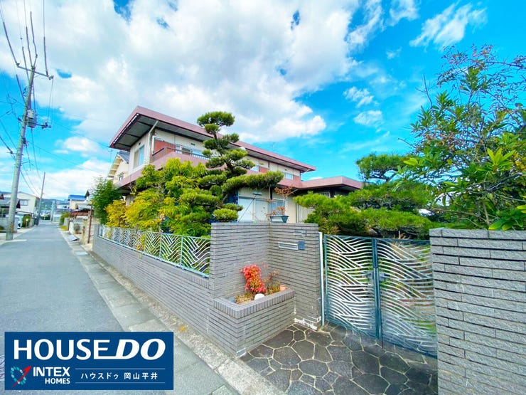 家に帰るのが楽しみになる外観!
陽光を浴びて輝く、ゆったりとした和風の邸宅。