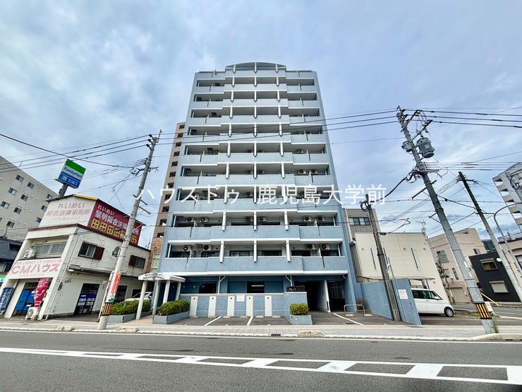 【外観】
鹿児島駅まで徒歩4分と利便性の高い、オートロックマンション◎