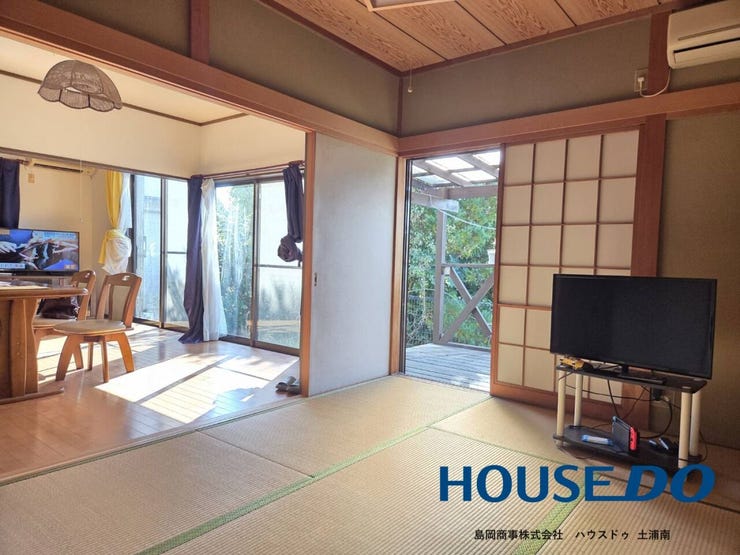 【和室】
客間としてはもちろん、お子様の遊び場やお昼寝スペースとしても活躍しますね♪