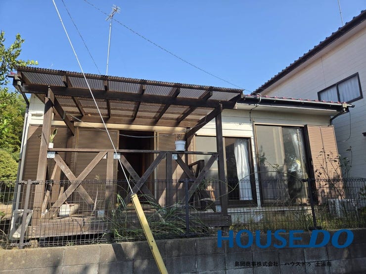 【外観】
【築32年平屋戸建】
建物 コンパクトな2LDK
1~2人に暮らすにはピッタリなサイズです♪