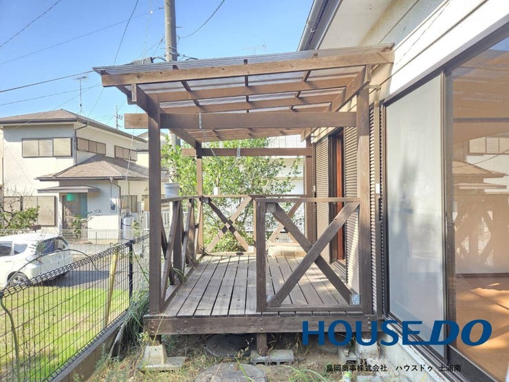 【ウッドデッキ トタン屋根付き】