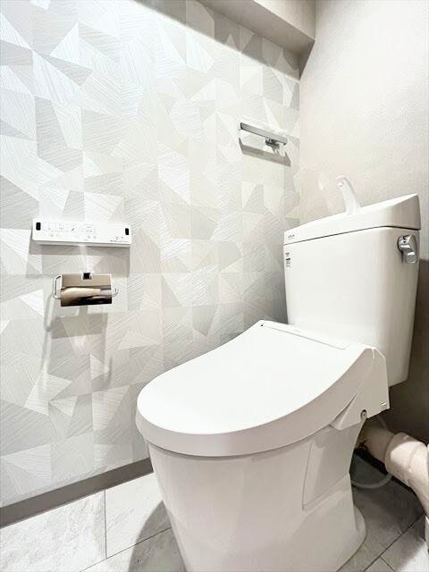 災害時でも安心のタンク付きトイレを採用しました。