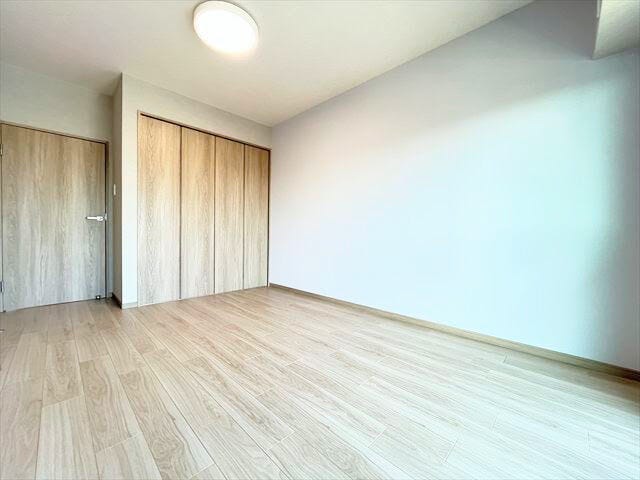 明るく、収納スペースも完備された洋室は、子供部屋としても、寝室としてもお使い頂けます