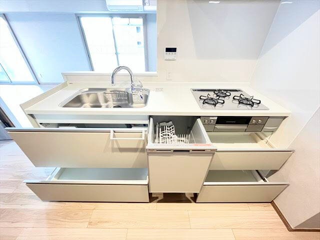 収納スペースもしっかりあります。お料理の段取りもよくなりますね。