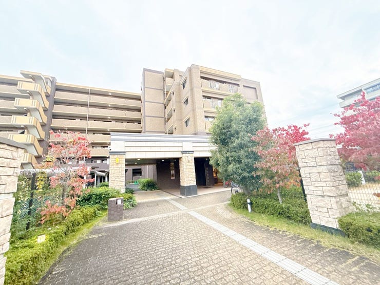 あたたかな陽が差し込み、優しい風が吹き込む陽当り・通風良好な立地です。