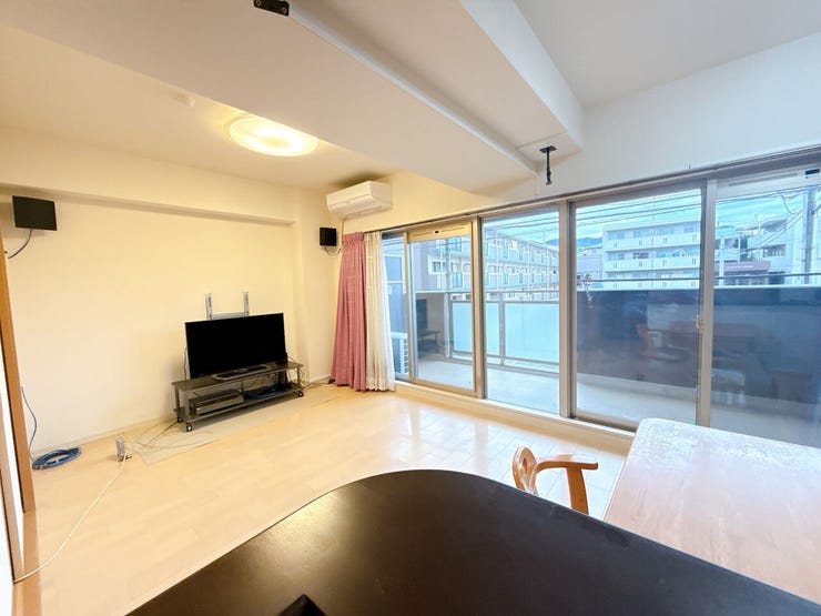 開放感のある広いLDK!
家具やインテリアの配置も楽しめます。