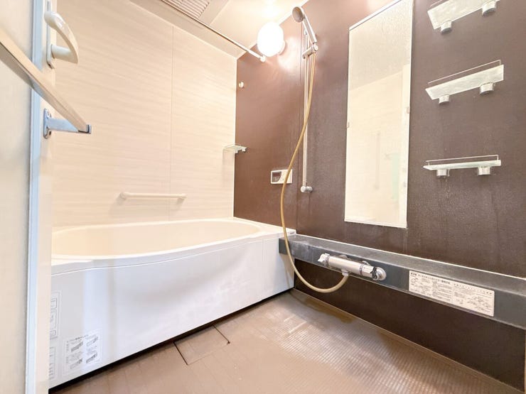 浴室暖房乾燥機能付き。
雨の日のお洗濯も安心です♪