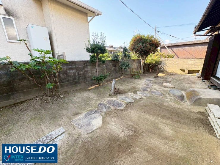 【広大な敷地で叶える!自由自在に楽しめるガーデンスペース】
広々としたお庭はお子様が安全に遊べるプライベートな遊び場に最適!季節のお花を楽しむガーデニングなども楽しめます☆