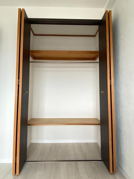 6.4帖洋室のクローゼットです。