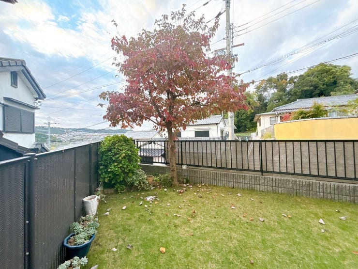 ガーデニングや家庭菜園が好きな方にも嬉しい庭付き◎