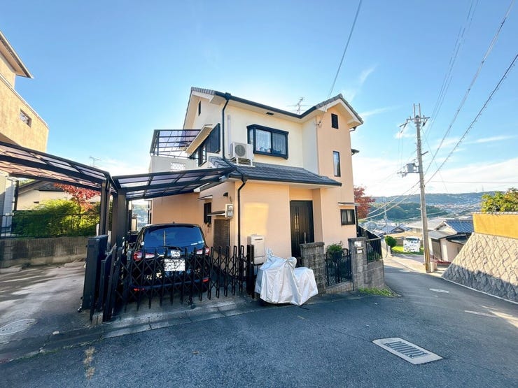 あたたかな陽が差し込む日当り良好の立地です。