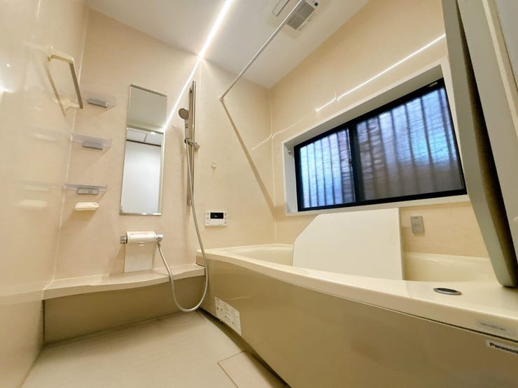 浴室暖房乾燥機能付き。
雨の日のお洗濯も安心です♪