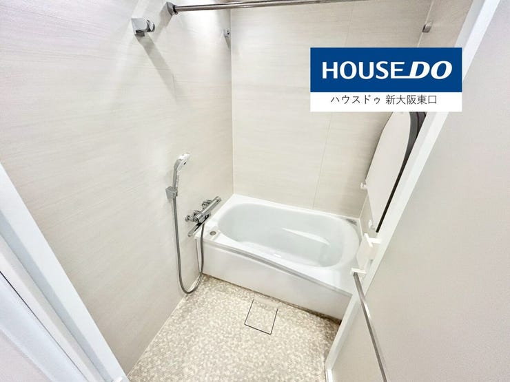 浴室乾燥機と高機能シャワーヘッド付きユニットバス