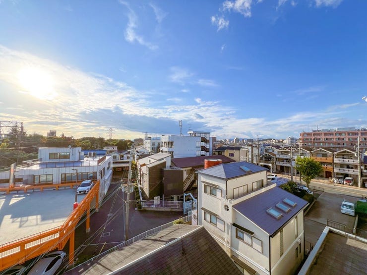 眺望良好♪前に大きな建物がなく、開放的な景色を楽しめます。日当たり・風通しも良好です。