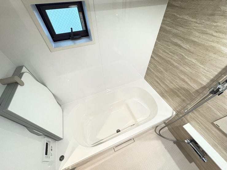 ◇窓があることで浴室内の湿気を効率よく排出でき、カビや臭いの発生を抑えます