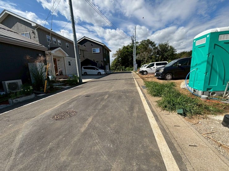 前面道路:南側幅員約6.0mです