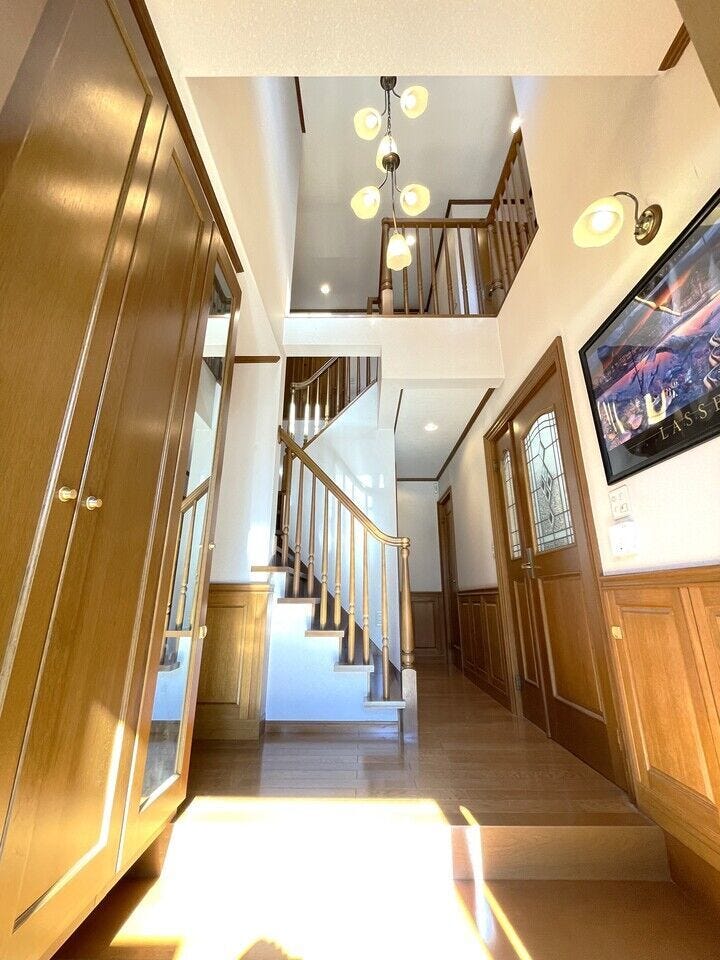 ◇玄関を入ると吹き抜けになっていて広々とした空間です