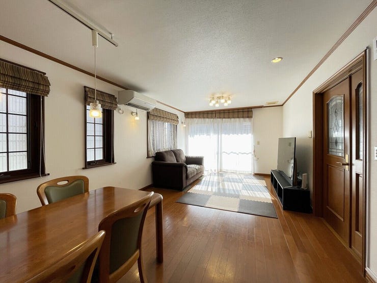 ◇LDK約18帖
二面採光で明るい空間♪