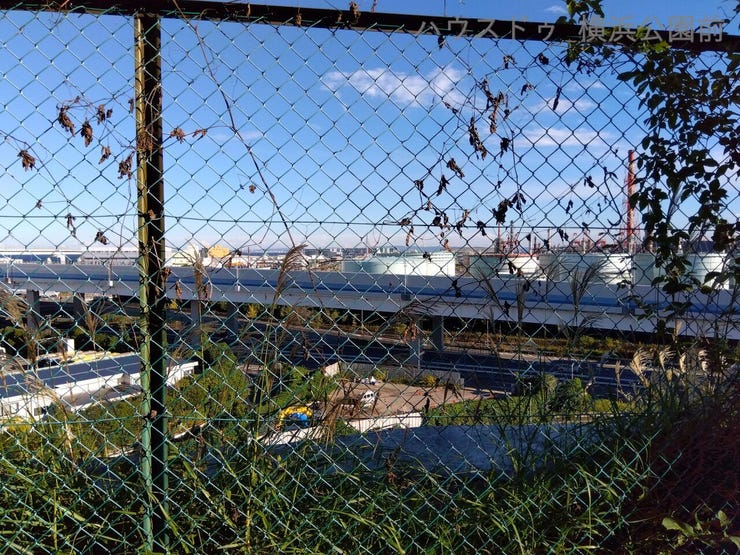 お庭からの眺めです。高台のお部屋なので見晴らし良好です。