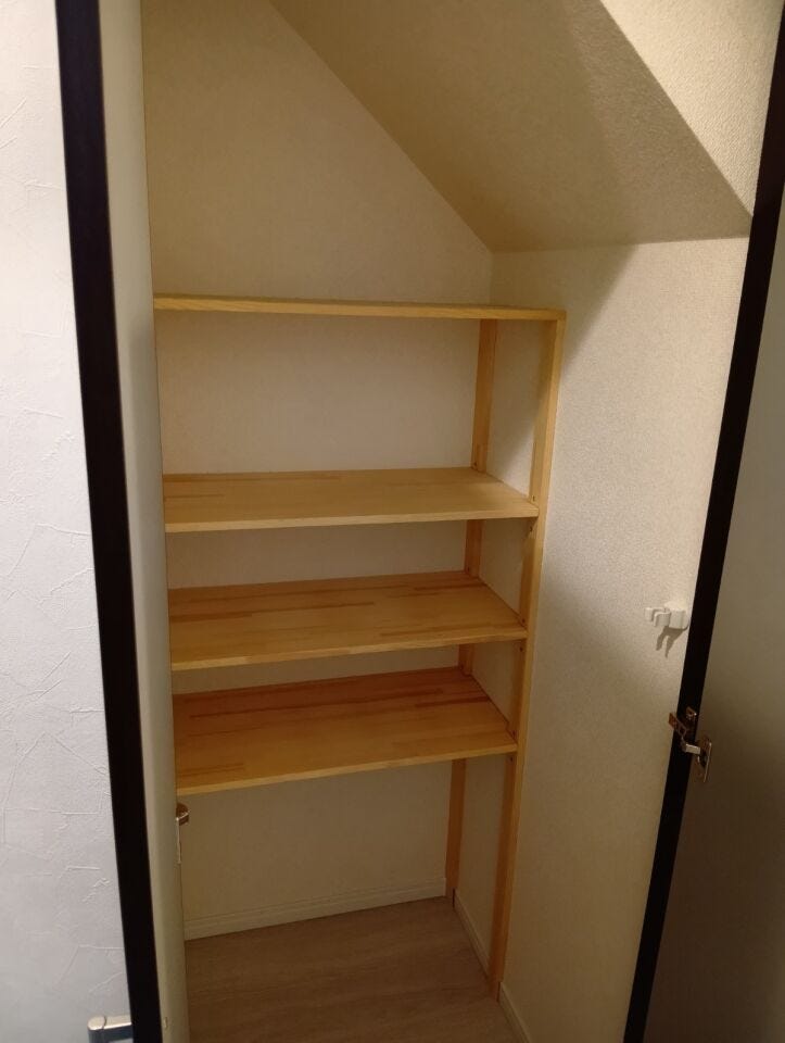 1階 廊下収納