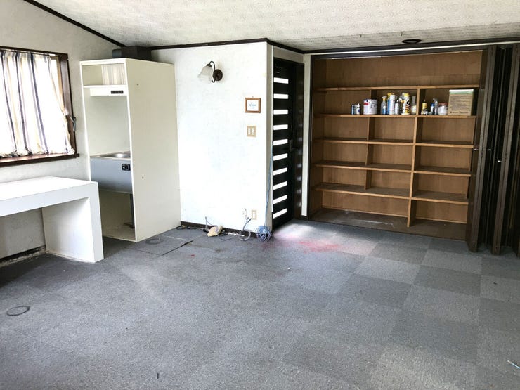 2階 元事務所スペース 玄関付