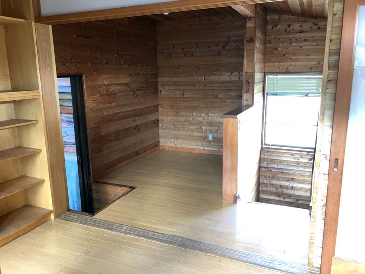 階段を上がったスペース。