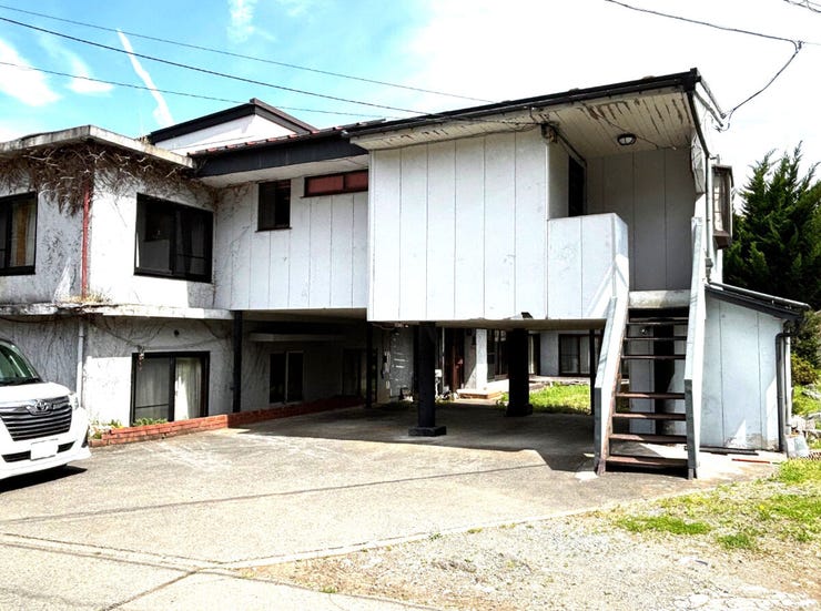 駐車スペースは3~4台