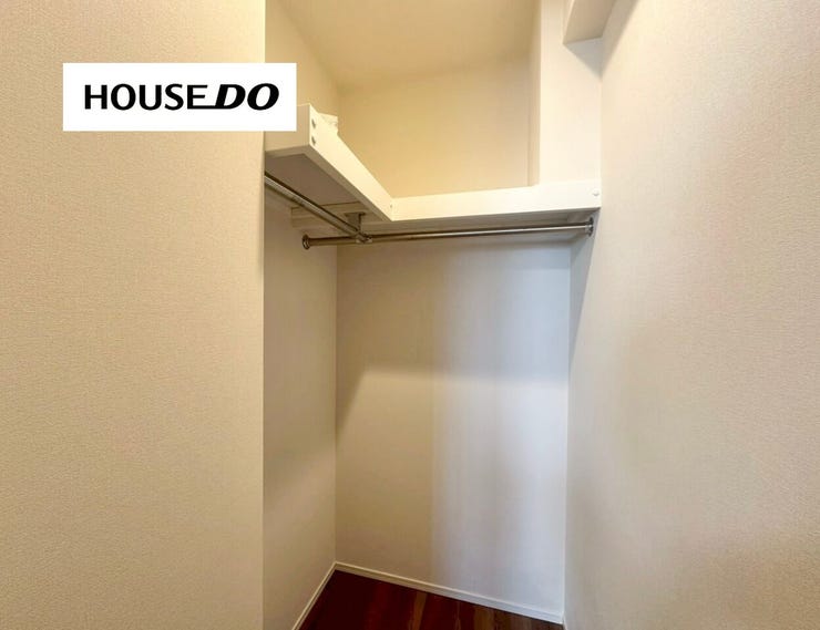 季節の洋服・バッグ・布団・スーツケースなどを一か所に収納でき、部屋がすっきり◎