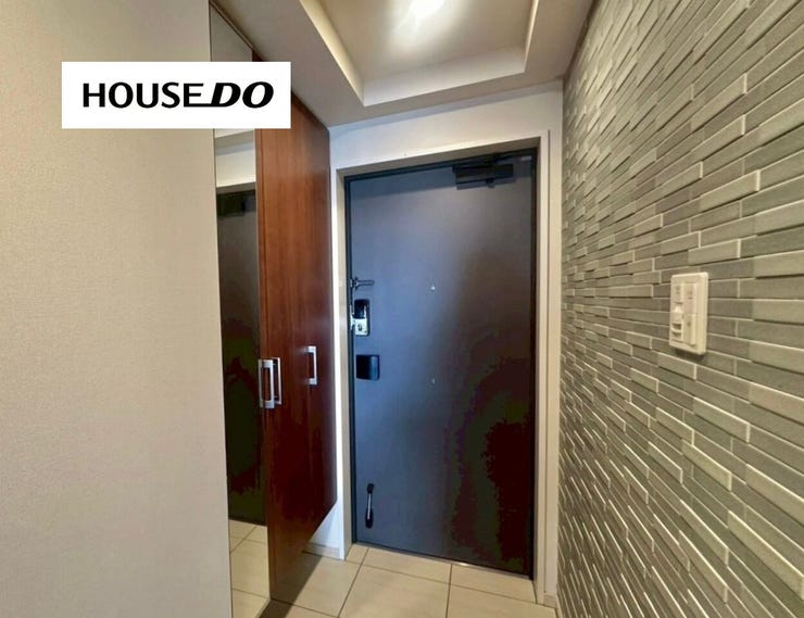 エコカラット施工されており、ニオイを吸着してくれるので、玄関の空気がいつも快適♪