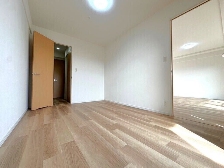 リビング横に洋室があるので家族のコミュニケーションが取り易い♪