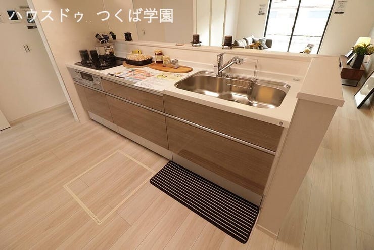 広々アイランドキッチンで家事動線も確保できます♪