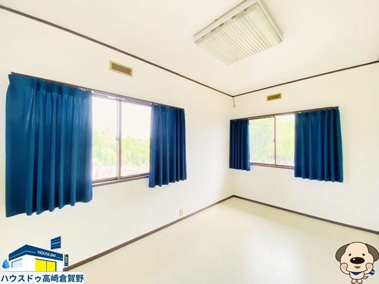 風と光が心地よい2面窓の洋室◎寝室や書斎など、多彩に使えるゆとりある空間です。