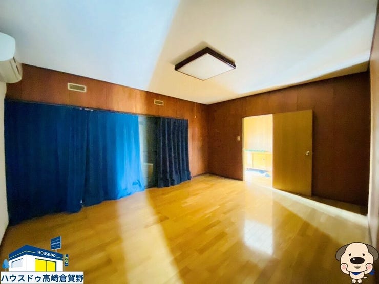 11帖のゆったり洋室◎大きな窓で風通しも良く、家族の時間も趣味の時間も快適です♪