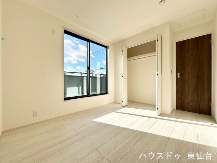3階は日当たり良好♪各居室には収納もしっかりついております!