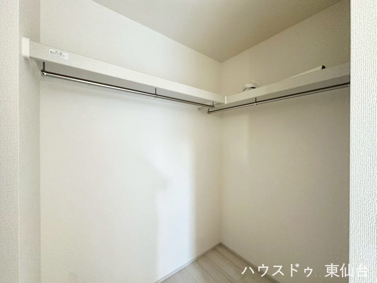 たっぷり収納できる広さと、使いやすい棚配置